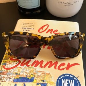 QUAY Sunglasses 🕶